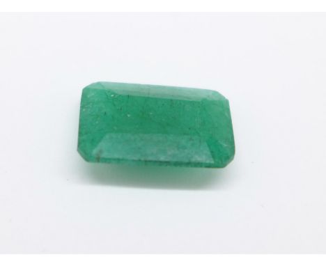 An unmounted emerald, approximately 5carat weight 