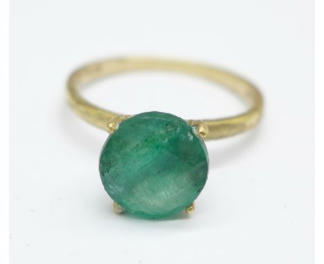 A 14ct gold and emerald ring, 2.5g, Q 