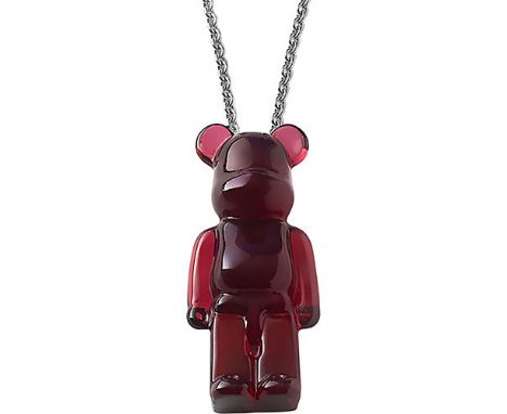 This Baccarat crystal Bearbrick necklace is a unique and highly collectible piece, designed in collaboration with Medicom Toy