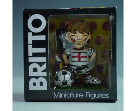 This collectible stone resin piece features an England soccer player, designed by the renowned artist Romero Britto. The mini