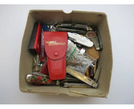Collection of vintage Penknives to include a Swedish Barrel knife, multi tool, Advertising etc