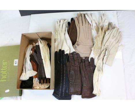 Box of vintage Gloves, mainly Leather