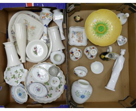 A mixed collection of items to include: Wedgwood Wild Strawberry flan dish, Carlton ware embossed sunflower bowl, Wedgwood Cl