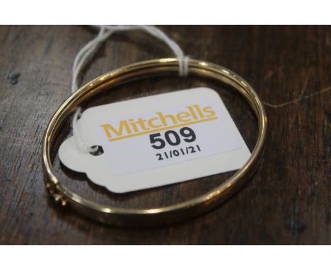 9 ct gold bangle, weight 5.4 grams