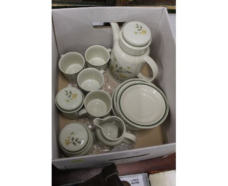 Royal Doulton Will O' The Wisp pattern part tea set, teapot, jug, cups and saucers etc