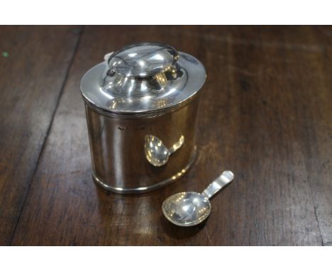 Birmingham silver tea caddy with hinged lid, weight +/- 177 grams