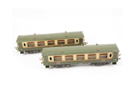 Hornby O gauge Pullman passenger coaches, two including 'Dining Saloon'; and one other, both green. Qty: 2