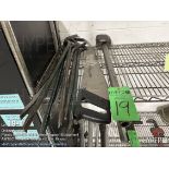 Lot: Crow bars, saw, hammer