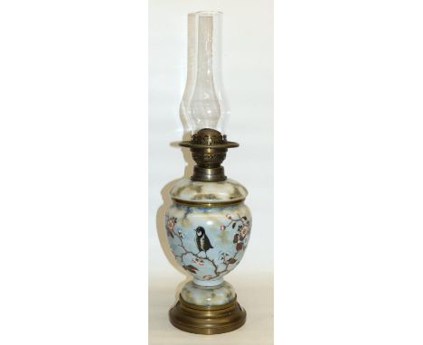 Late C19th glass urn shaped oil lamp, decorated with a bird on a branch, H40cm excluding chimney, no shade 
