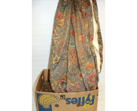 Pair of texoprint 816/29615 pattern curtains, thermally lined, W194 X 265 drop including pelmet L106cm 