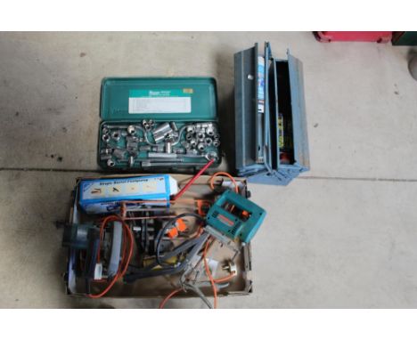 Collection of tools including Kamasa socket set, single barrel foot pump, electric saw, bench vice Besmo foot pump and a cant