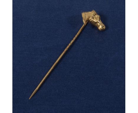 An 18ct gold horses head stick/tie pin