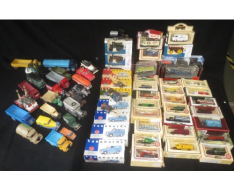 Box of assorted Dinky Toys to include military & commercial vehicles, Foden (two tone blue - repainted) Guy, Medium Artillery