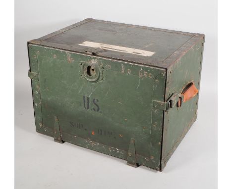U.S. Army tragbarer Offizier Feldschreibtisch, 2. WK um 1942Ein tragbarer Feldschreibtisch des US-Militärs aus Holz und Metal