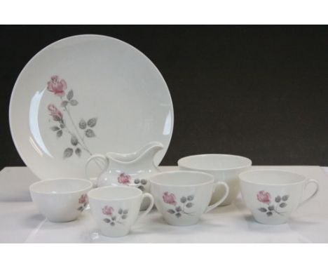 Extensive Royal Doulton ceramic Dinner service in "Pillar Rose" pattern, two boxes in total