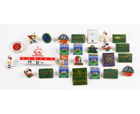 Collection of European Tour Golf players brass and enamel pin badges c. 1990's  to incl 1989 Johnnie Walker Ryder Cup, Saraze