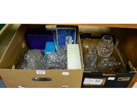 A quantity of glassware, Gleneagles crystal vase, cased Edinburgh crystal glass and flask etc 