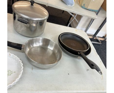 Large selection of miscellaneous includes kitchenalia, lamp etc 