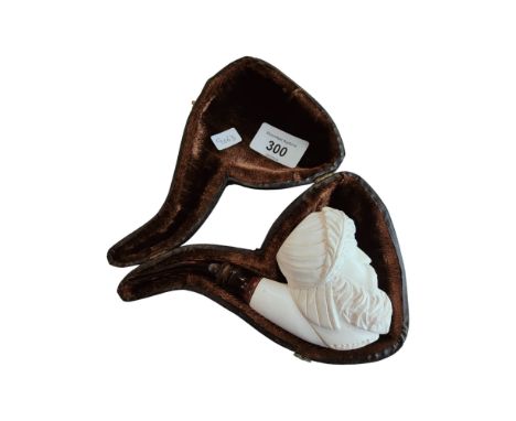 MEERSCHAUM PIPE IN OLD PIPE CASE