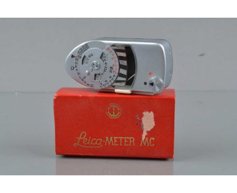 A Leica Meter MC Light Meter, meter responsive, with incident light cover, VG, in maker's box