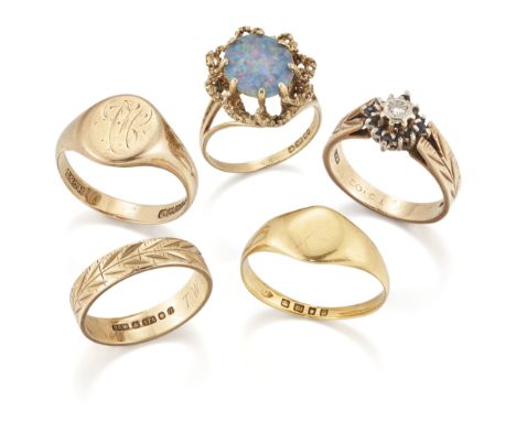 A group of five gold rings, comprising: a 9ct gold patterned wedding ring, approximate ring size O; a 9ct gold opal triplet r