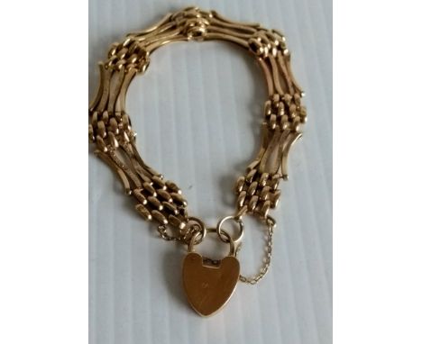 A 9ct yellow gold gate-link and heart bracelet, 18cm, 11.45g 