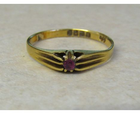 18ct gold ring London 1916 with pink stone size R/S weight 2.5 g