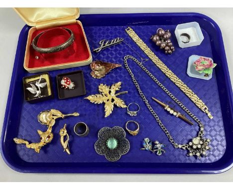 Assorted Costume Jewellery, including a hallmarked silver hinged bangle, costume brooches, dress rings, necklace, 'Jim' brooc
