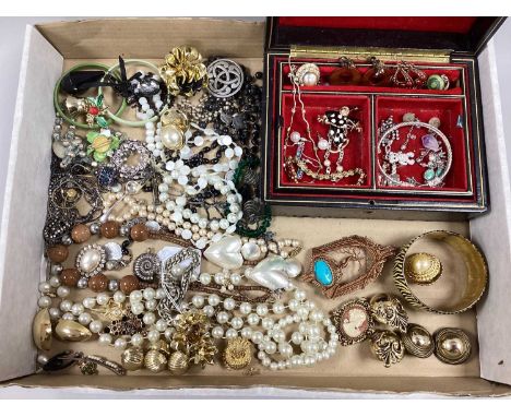 An Assortment of Costume Jewellery, to include gilt coloured clip-on earrings, cameo style brooch, animal print bangle, imita