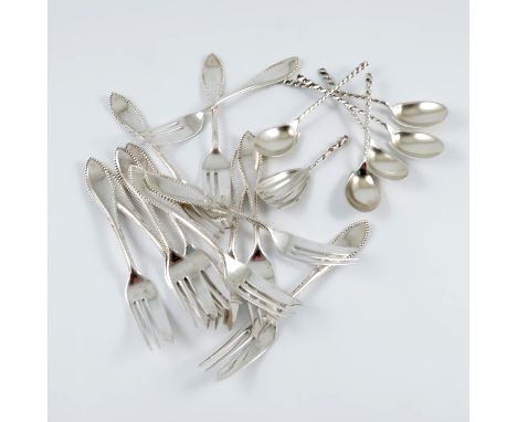 A set of five Sterling silver spoons, with twist handle, weight 2oz, together with matching caddy spoon and a set of twelve c