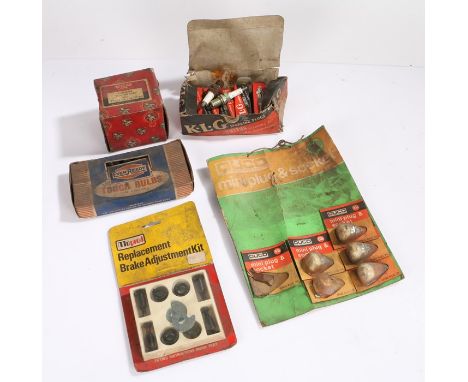Lucas boxed one side flasher lamp, together with Every Ready box, Duco Plug and Socket, K.L.G. part opened Sparking plug disp