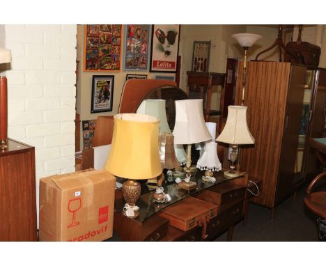 Collection of table lamps, typewriter, projector, etc.