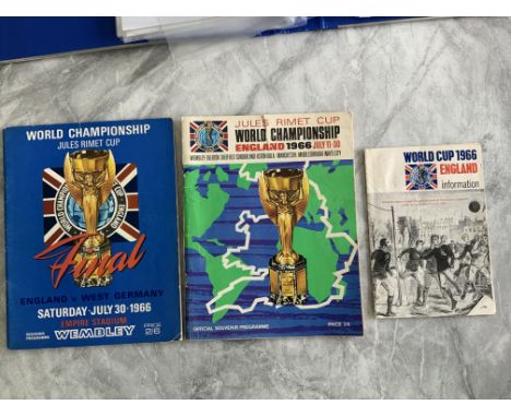 1966 World Cup Final Football Programme: Original England v West Germany programme in excellent condition. C/W tournament gui