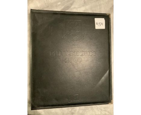 West Ham Millennium 2000 Bound Fureta Football Card Collection: Stunning black leather folder with the old West Ham badge tha