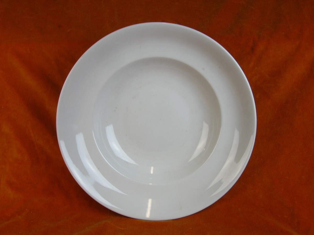 WW2 GERMAN ARMY LARGE DINNER PLATE 1941. A large size, 12 inch diameter