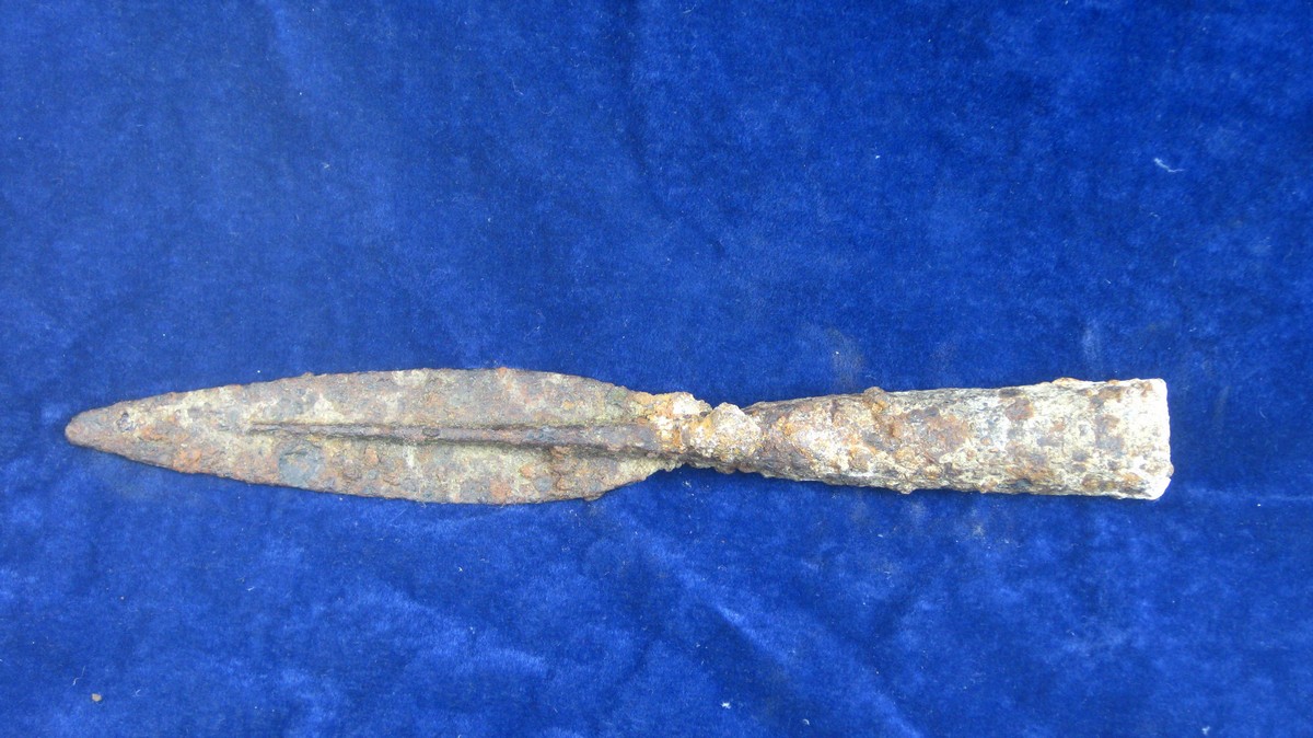 LARGE ANCIENT GREEK SPEAR HEAD. A very large and robust spear or lance ...