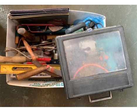A box of tools, to include vintage oil can, hand drill, Toledo detail sander, Bosch corded drill etc 