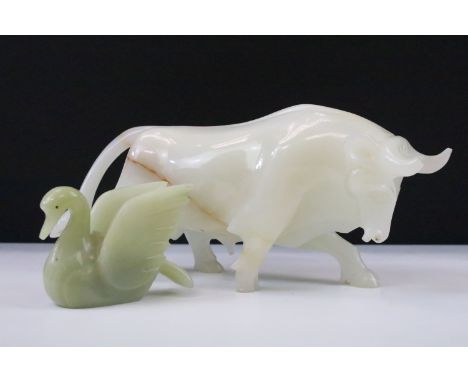 Carved onyx model of a bull (approx 13.5cm tall), together with an onyx swan 