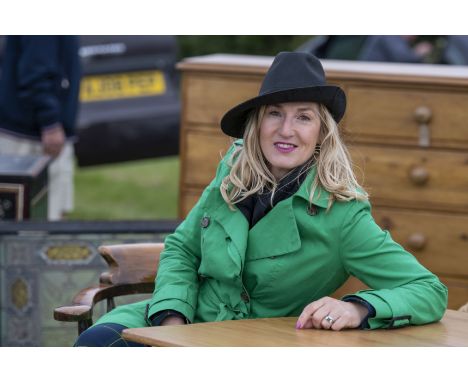 Enjoy your own antiques shopping experience with Bargain Hunt presenter Caroline Hawley. Rummage through stalls at an antique