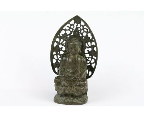 A Chinese bronze of a seated Buddha, approx 8cm in height. 