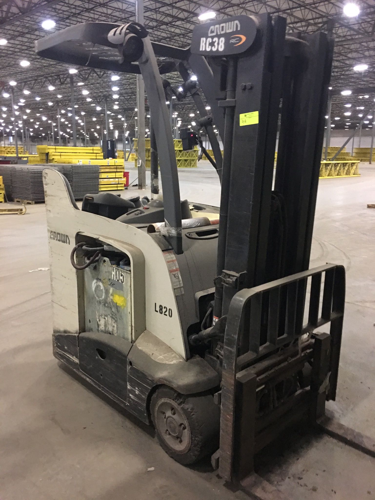 CROWN STAND UP FORKLIFT. Model #: RC5500. S/N: 1A432729. Hours (as of ...