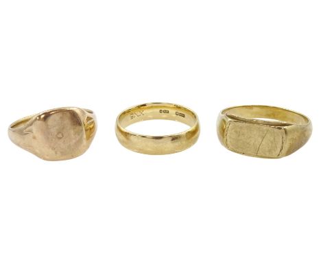 Early 20th century rose gold signet ring, later yellow gold signet ring and a gold wedding band, all 9ctCondition Report:Appr