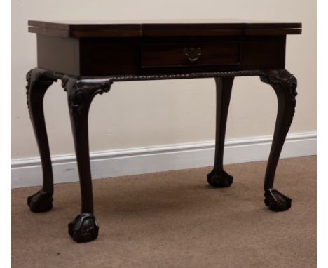 Georgian style mahogany games table, hinged lid enclosing inlaid chess and gammon board, single drawer, gate leg action flora