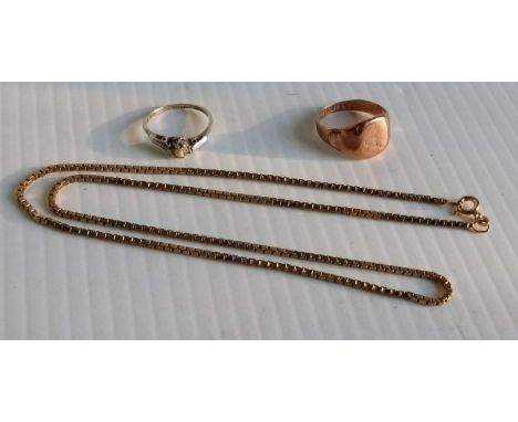 A 9ct yellow gold neck chain, 44 cm and a mens signet ring, size P, both hallmarked, 9.5g and a silver and gold  single stone