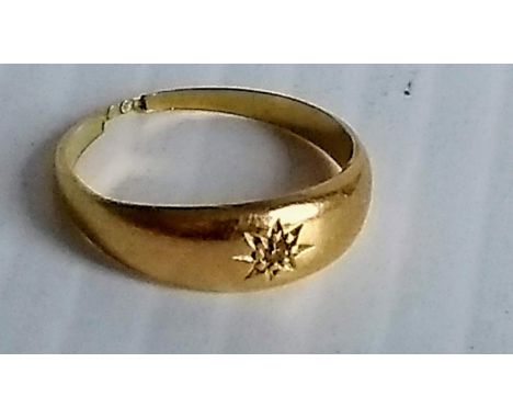 A yellow gold gypsy ring, stamped 18ct, size L, 3g 