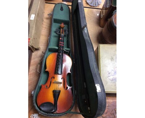 Lark children's violin and bow in case