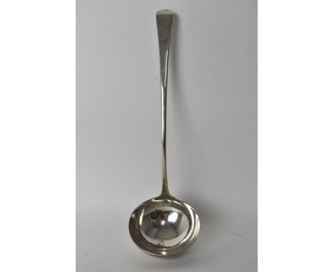 A George IV silver soup ladle, London 1821, 31.5cm long, 164.6 grams 