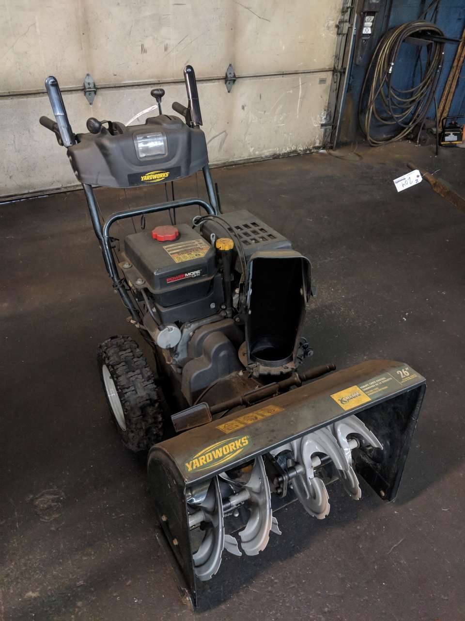 YARDWORKS 26" SNOWBLOWER