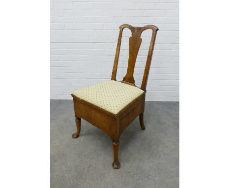 Walnut veneered commode chair with Queen Anne splat back, feather edge banding and upholstered seat, 98 x 49 x 45cm. 