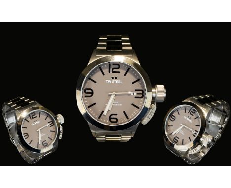 TW Steel Mens CB201 Canteen Bracelet Analog Display Quartz Two Tone Watch. Features Grey Dial with Fixed Black Titanium Bezel